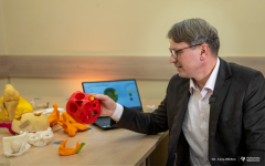 patent Implant stawu skroniowo-żuchwowego, dr Borkowski i dr Trochimczuk_fot.Iryna Mikhno_PB