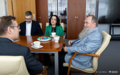 2025-04-24-wyklad-Przyszlosc-medycyny-ludzkosci-wedlug-prof.-dr-Karine-Sargsyanfot-Iryna-Mikhno-PB-2