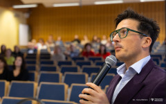 2025-10-28-wyklad-Rola-aktywności-fizycznej-w-długowieczności-fot-Iryna-Mikhno-PB