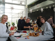 2025-11-28-Przystrajanie-bombek-w-CNK -fot-Jerzy-Doroszkiewicz-PB