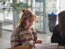 2025-11-28-Przystrajanie-bombek-w-CNK -fot-Jerzy-Doroszkiewicz-PB