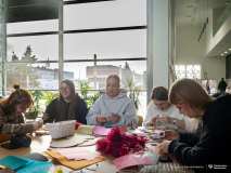 2025-11-28-Przystrajanie-bombek-w-CNK -fot-Jerzy-Doroszkiewicz-PB