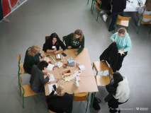 2025-11-28-Przystrajanie-bombek-w-CNK -fot-Jerzy-Doroszkiewicz-PB