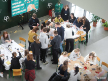 2025-11-28-Przystrajanie-bombek-w-CNK -fot-Jerzy-Doroszkiewicz-PB