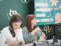 2025-11-28-Przystrajanie-bombek-w-CNK -fot-Jerzy-Doroszkiewicz-PB