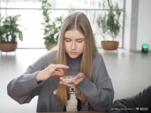 2025-11-28-Przystrajanie-bombek-w-CNK -fot-Jerzy-Doroszkiewicz-PB