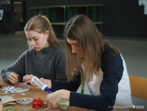 2025-11-28-Przystrajanie-bombek-w-CNK -fot-Jerzy-Doroszkiewicz-PB