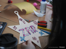 2025-11-28-Przystrajanie-bombek-w-CNK -fot-Jerzy-Doroszkiewicz-PB