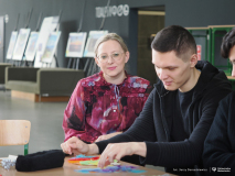 2025-11-28-Przystrajanie-bombek-w-CNK -fot-Jerzy-Doroszkiewicz-PB