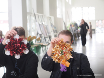 2025-11-28-Przystrajanie-bombek-w-CNK -fot-Jerzy-Doroszkiewicz-PB