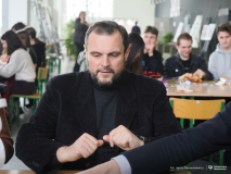 2025-11-28-Przystrajanie-bombek-w-CNK -fot-Jerzy-Doroszkiewicz-PB