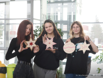 2025-11-28-Przystrajanie-bombek-w-CNK -fot-Jerzy-Doroszkiewicz-PB