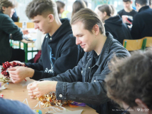 2025-11-28-Przystrajanie-bombek-w-CNK -fot-Jerzy-Doroszkiewicz-PB