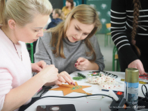 2025-11-28-Przystrajanie-bombek-w-CNK -fot-Jerzy-Doroszkiewicz-PB