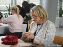 2025-11-28-Przystrajanie-bombek-w-CNK -fot-Jerzy-Doroszkiewicz-PB