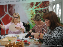 2025-11-28-Przystrajanie-bombek-w-CNK -fot-Jerzy-Doroszkiewicz-PB