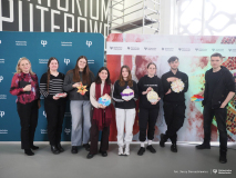 2025-11-28-Przystrajanie-bombek-w-CNK -fot-Jerzy-Doroszkiewicz-PB