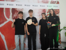 2025-11-28-Przystrajanie-bombek-w-CNK -fot-Jerzy-Doroszkiewicz-PB