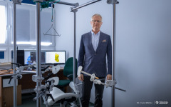 2026-09-15-WM-patent-gorset-ortopedyczny-prof. Piotr-Mrozek-fot-Iryna-Mikhno-PB