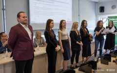 2024-05-16-Wręczenie-podziękowań-najlepszym-studentom-fot-Dariusz-Piekut