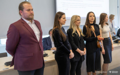 2024-05-16-Wręczenie-podziękowań-najlepszym-studentom-fot-Dariusz-Piekut