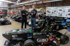 Studenci i bolid z ekipy CerberMotorsport. Fot. Dariusz Piekut