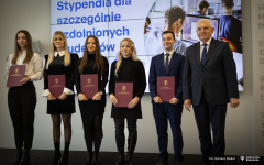 2023.12.12 Wręczenia aktów stypendialnych Prezydenta Miasta Białegostoku fot.Dariusz Piekut PB
