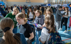 2025-04-10-targi edukacyjne-Pisz-foto-Iryna-Mikhno-PB