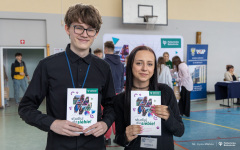2025-04-10-targi edukacyjne-Pisz-foto-Iryna-Mikhno-PB