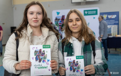 2025-04-10-targi edukacyjne-Pisz-foto-Iryna-Mikhno-PB