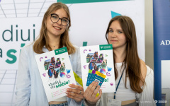 2025-04-10-targi edukacyjne-Pisz-foto-Iryna-Mikhno-PB