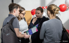 2025-04-10-targi edukacyjne-Pisz-foto-Iryna-Mikhno-PB