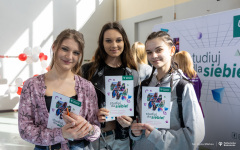 2025-04-10-targi edukacyjne-Pisz-foto-Iryna-Mikhno-PB