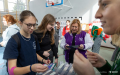 2025-04-10-targi edukacyjne-Pisz-foto-Iryna-Mikhno-PB