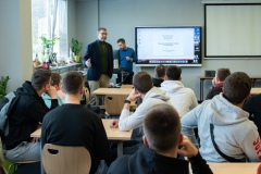 Uczniowie-Technikum-Mechanicznego-w-Bialymwtoku-na-Wydziale-Inzynierii-Zarzadzania-PB_fot.-Tomasz-Trochimczuk_WIZ_PB-1