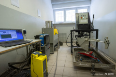 2026-01-15-Urządzenie-do-badania-zużycia-powierzchni-górnych-warstw-nawierzchni-drogowych-fot-Dariusz-Piekut-PB