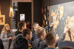 Wycieczka-uczniow-na-Wydziale-Mechanicznym-7
