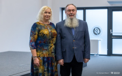 2024-11-28-It-is-English-fot-Dariusz-Piekut
