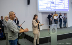 2024-11-28-It-is-English-fot-Dariusz-Piekut