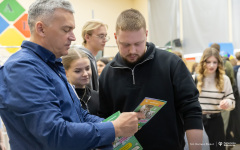 025-03-27-Targi-edukacyjne-w-Augustowie-fot-Dariusz-Piekut-PB