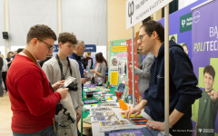 025-03-27-Targi-edukacyjne-w-Augustowie-fot-Dariusz-Piekut-PB