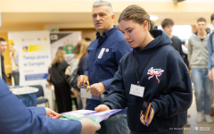 025-03-27-Targi-edukacyjne-w-Augustowie-fot-Dariusz-Piekut-PB