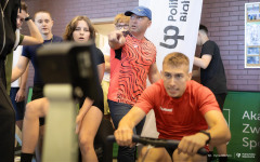 2025-09-26-Z-SKSu-do-AZSu-na-Politechnice-Białostockiej-ergometr-wioślarski-fot-Iryna-Mikhno-PB