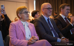 2025-03-20-Certyfikat-Doskonałości-Kształcenia-dla-kierunku-automatyka-i-robotyka-fot-Maciej-Giedrojć-Juraha