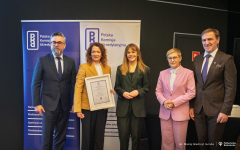 2025-03-20-Certyfikat-Doskonałości-Kształcenia-dla-kierunku-automatyka-i-robotyka-fot-Maciej-Giedrojć-Juraha