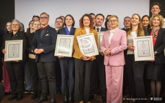 2025-03-20-Certyfikat-Doskonałości-Kształcenia-dla-kierunku-automatyka-i-robotyka-fot-Maciej-Giedrojć-Juraha