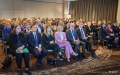 2025-03-20-Certyfikat-Doskonałości-Kształcenia-dla-kierunku-automatyka-i-robotyka-fot-Maciej-Giedrojć-Juraha