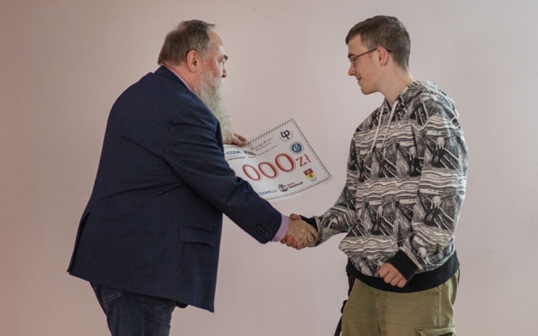 Igor Stepaniuk z Technikum Elektrycznego wygrał konkurs Invent Your Game 2023