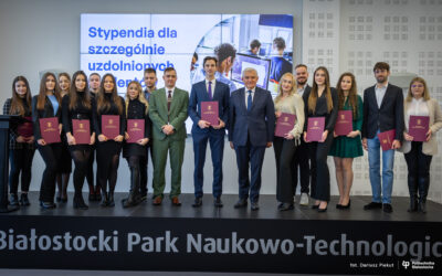 17 studentów Politechniki Białostockiej dostało stypendia Prezydenta Miasta Białegostoku dla szczególnie uzdolnionych studentów