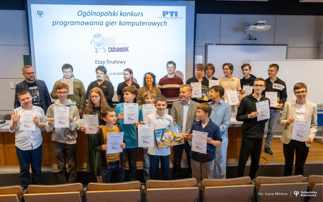 grupowe zdjęcie zwycięzców konkursu Dżemik